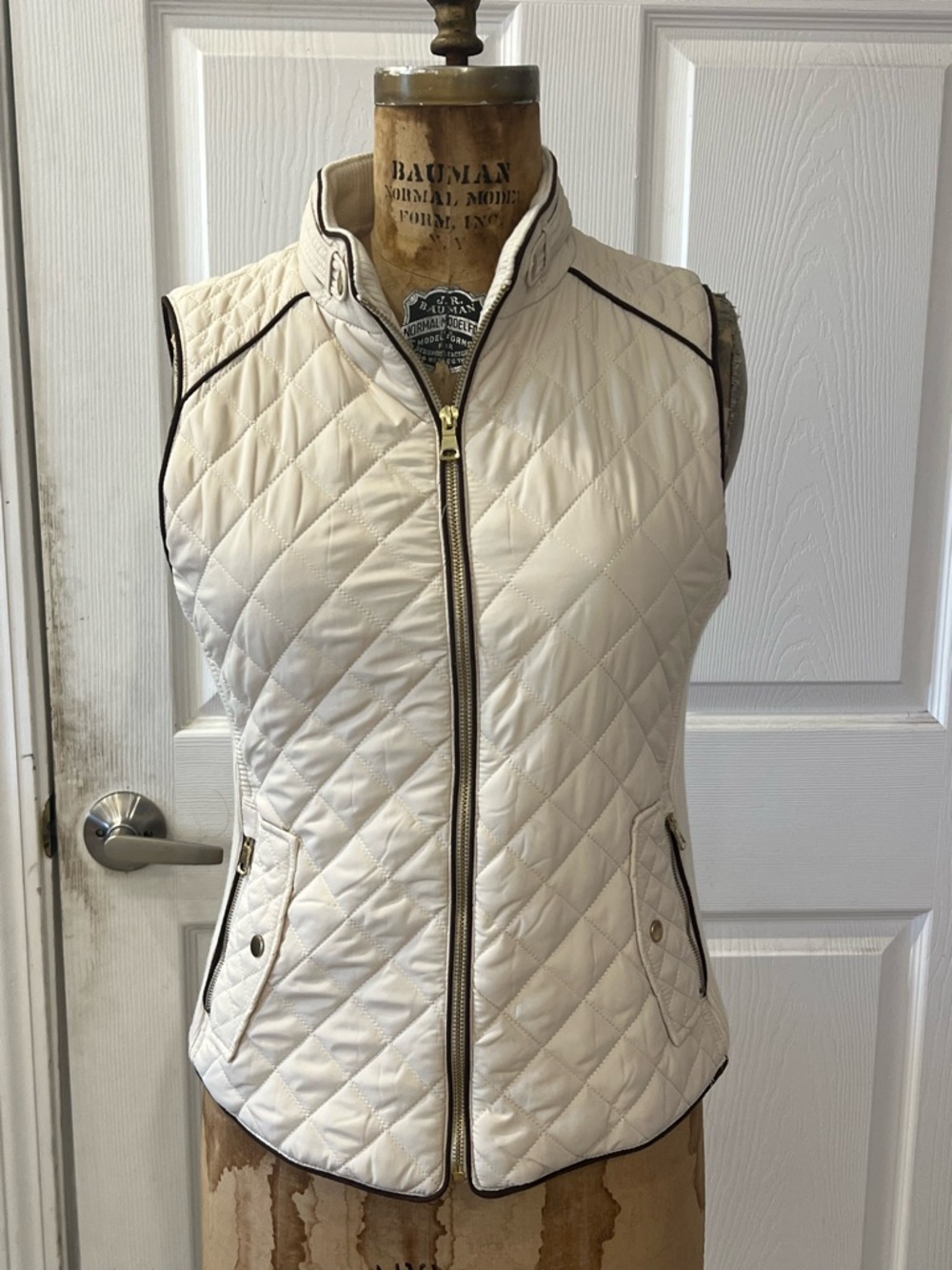 Love Tree Quilted Ivory Sleeveless Zip-Front Vest